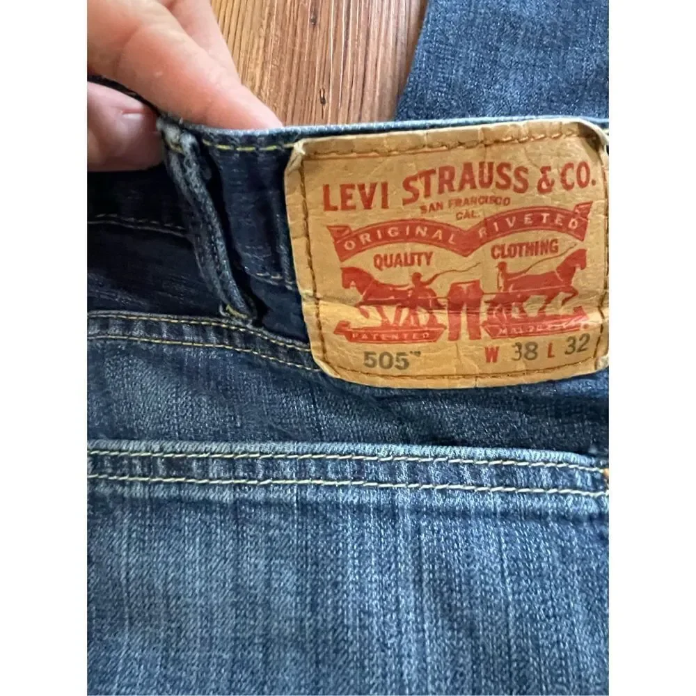 Levi’s Mens 505 straight leg jeans 38x32‎